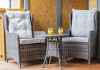 Apartament Tatry Royal Resort - krzesła i stolik na tarasie
